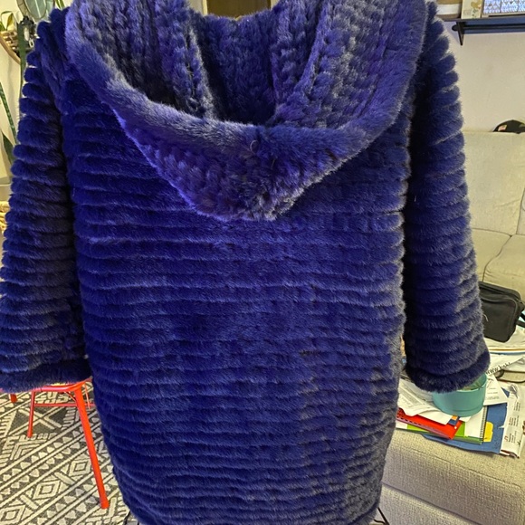 Woman’s JAYLEY Faux Mink Hooded Coat - Picture 3 of 11